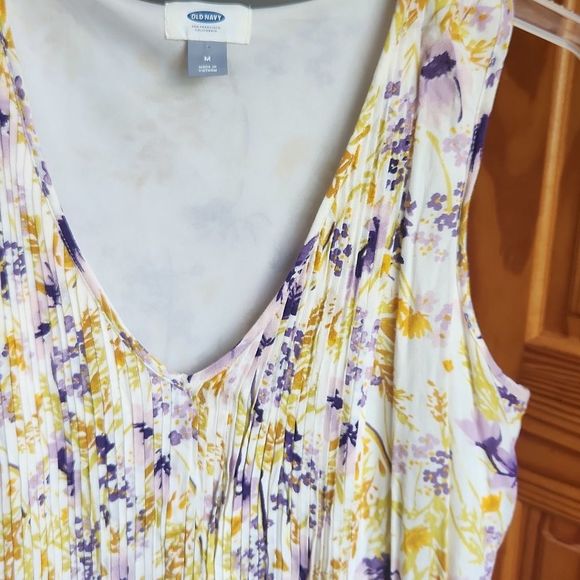 OLD NAVY YELLOW PURPLE FLORAL SLEEVELESS PLEATED DRESS size medium - Picture 7 of 8